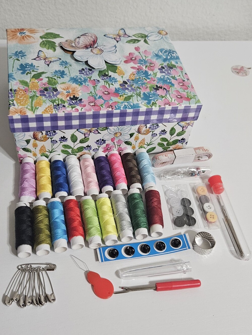 Floral Sewing Kit with Multicolor Thread Spools - Unbranded